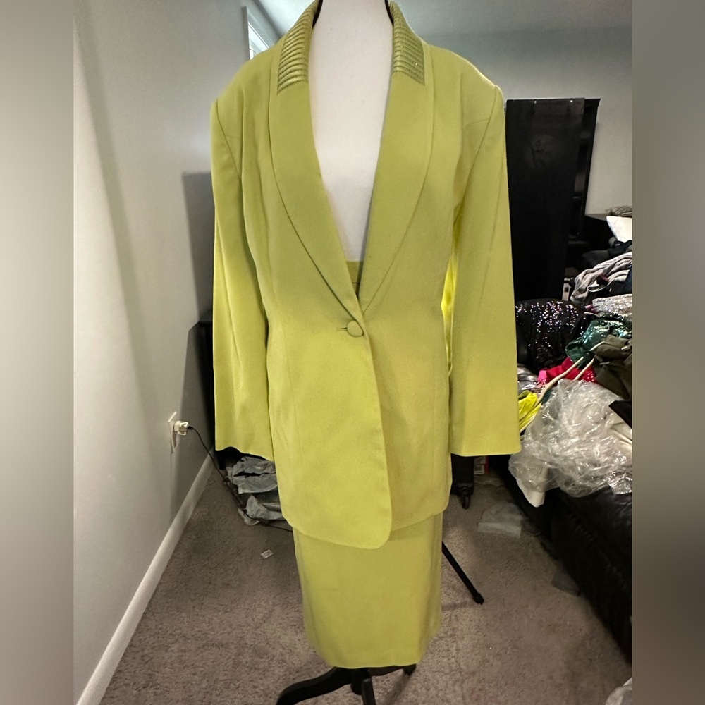 Green skirt suit